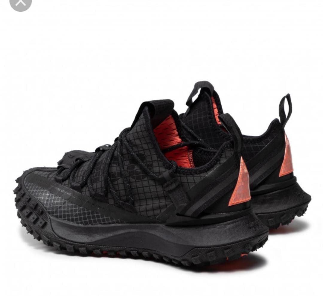 Nike ACG Mountain Fly Low - Built for Adventure, Ready for Any Terrain