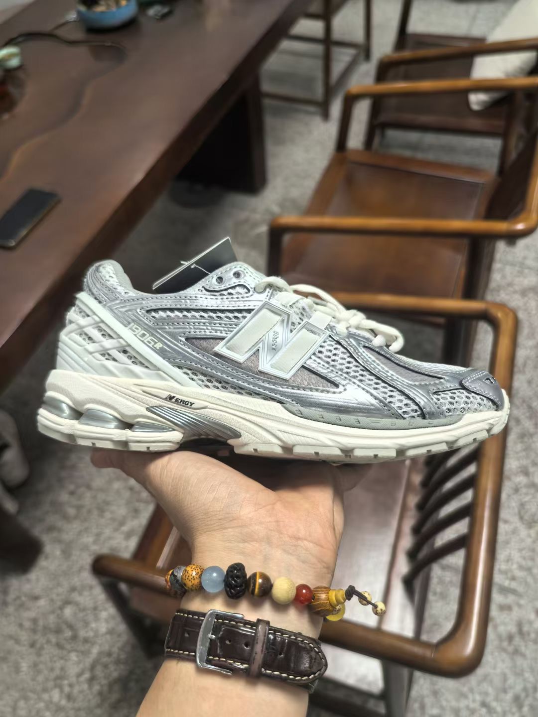 New Balance 1906R – Retro Tech Style Running Sneakers
