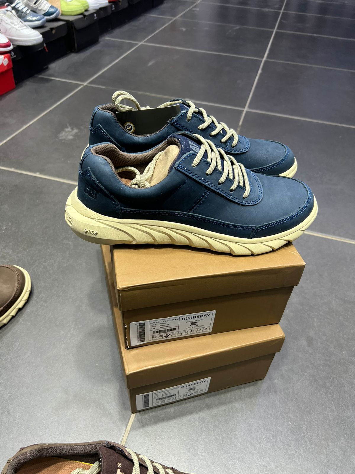 Caterpillar Shoes - Durable Footwear for Work and Adventure (2)