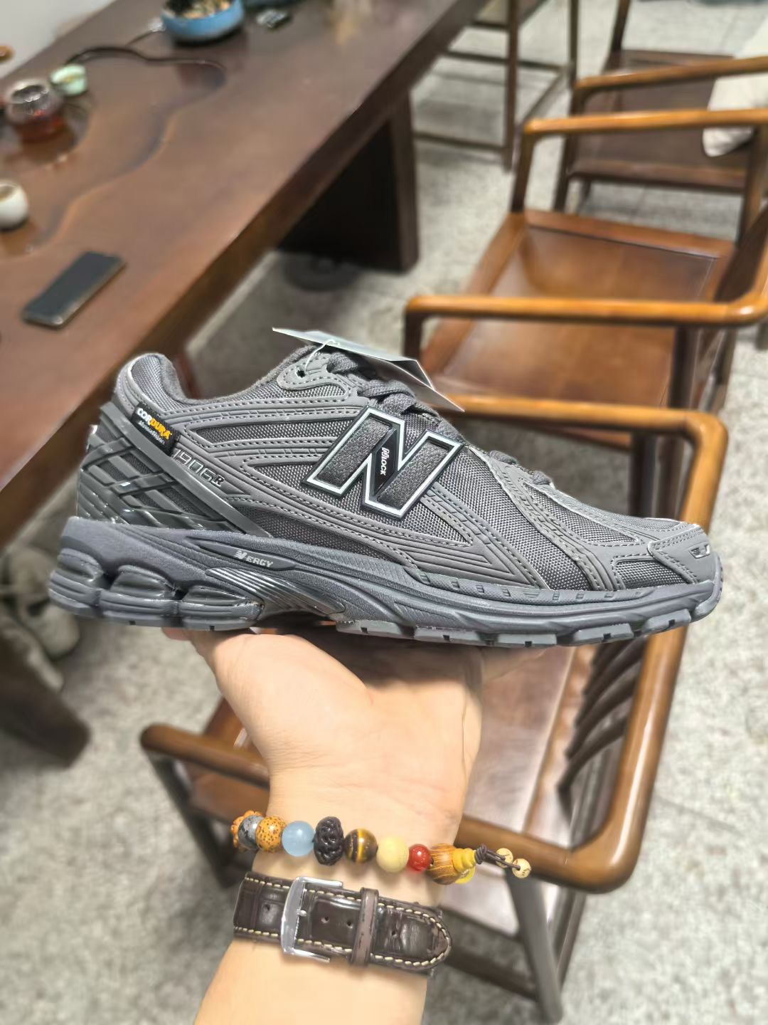 New Balance 1906R – Retro Tech Style Running Sneakers