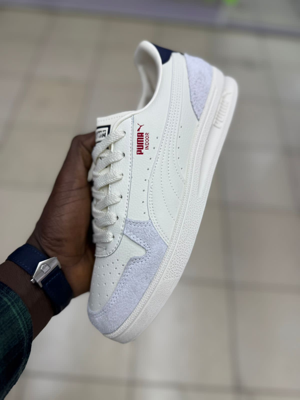 Puma Indoor Sneakers – Classic Low Tops for Everyday Style & Comfort