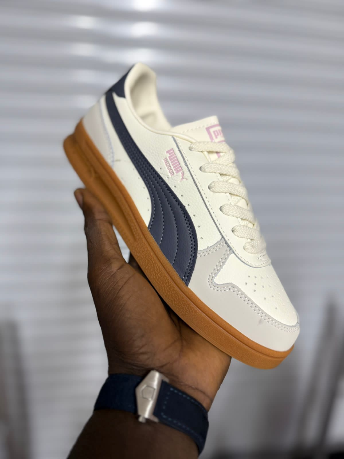 Puma Indoor Sneakers – Classic Low Tops for Everyday Style & Comfort
