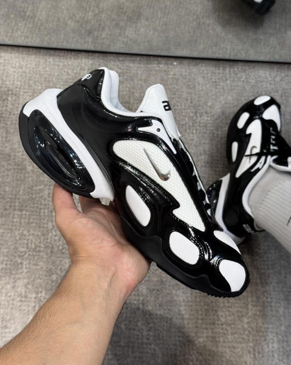 Nike Air Max SNDR Sneakers – Retro Futuristic Trainers